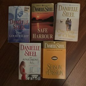 Danielle Steel Novels - Set of 5